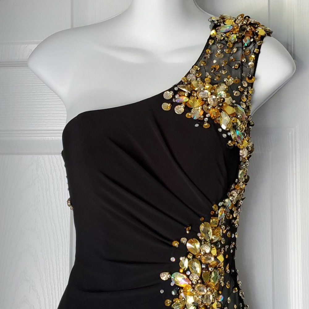 NYE NIGHT MOVES OFF SHOULDER DRESS